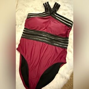 Women’s Cross Front One Piece Bathing Suit